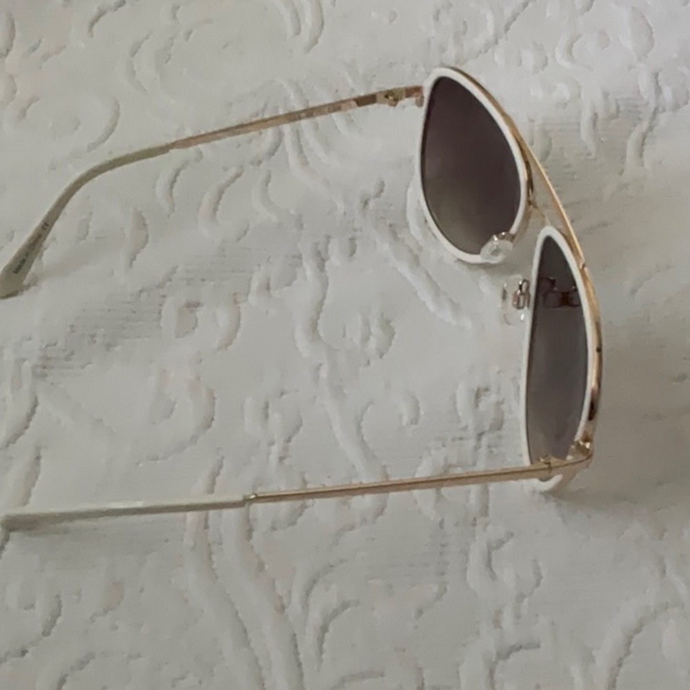 NWT Quay White “All In” Aviator Sunglasses - Picture 3 of 6